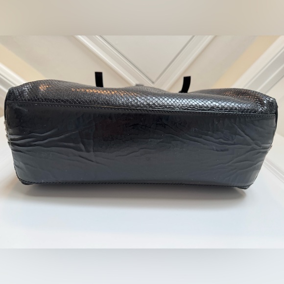 Stuart Weitzman Black Snakeskin Tote Bag - Picture 9 of 11
